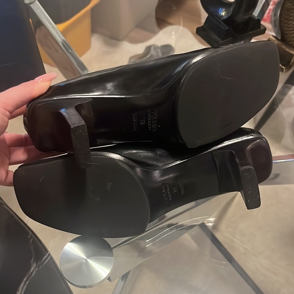 Prada heels - Picture 4 of 4